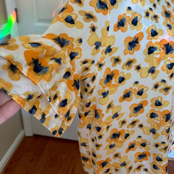 Roebuck & Co Yellow Floral Ruffle Sleeve Blouse, women’s size Lg. - Picture 3 of 7